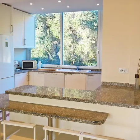 Stunning Flat Overlooking Bay Apartman *